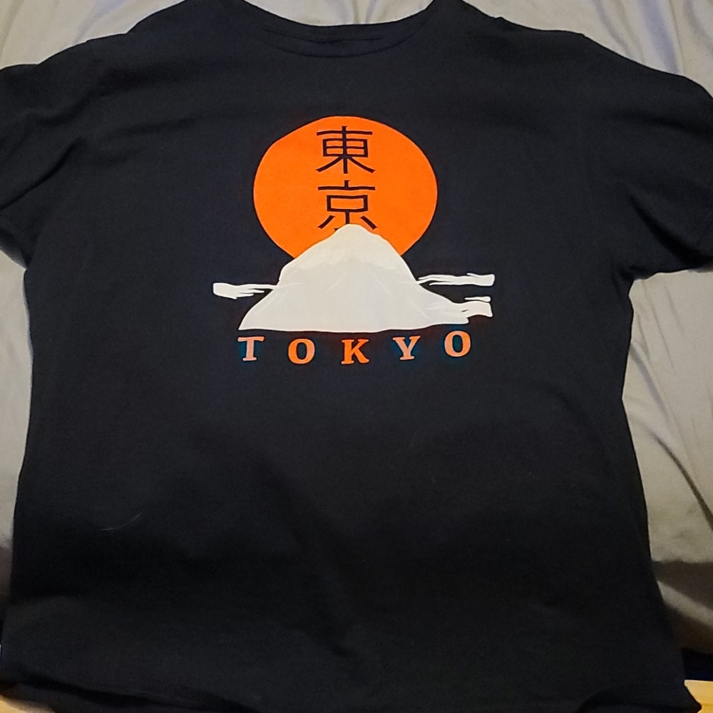 Toto graphic tee
